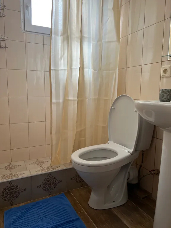 Двухкомнатный четырёхместный номер комфорт в домике