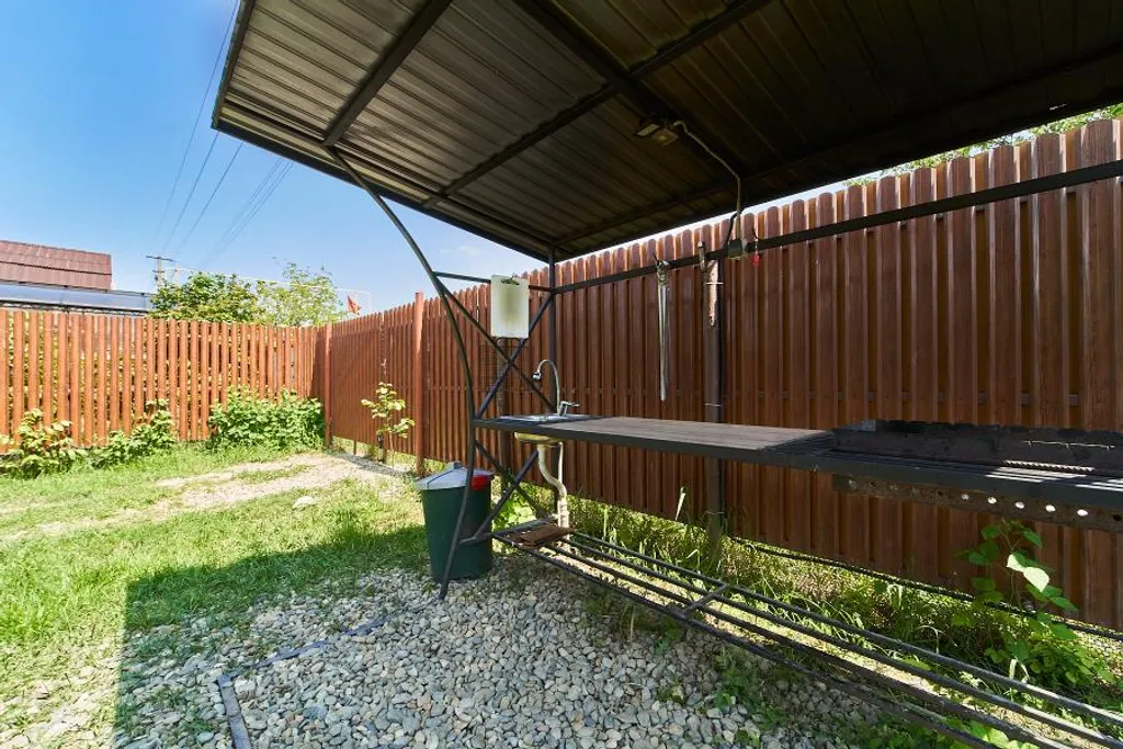 Треугольный Дом Луна