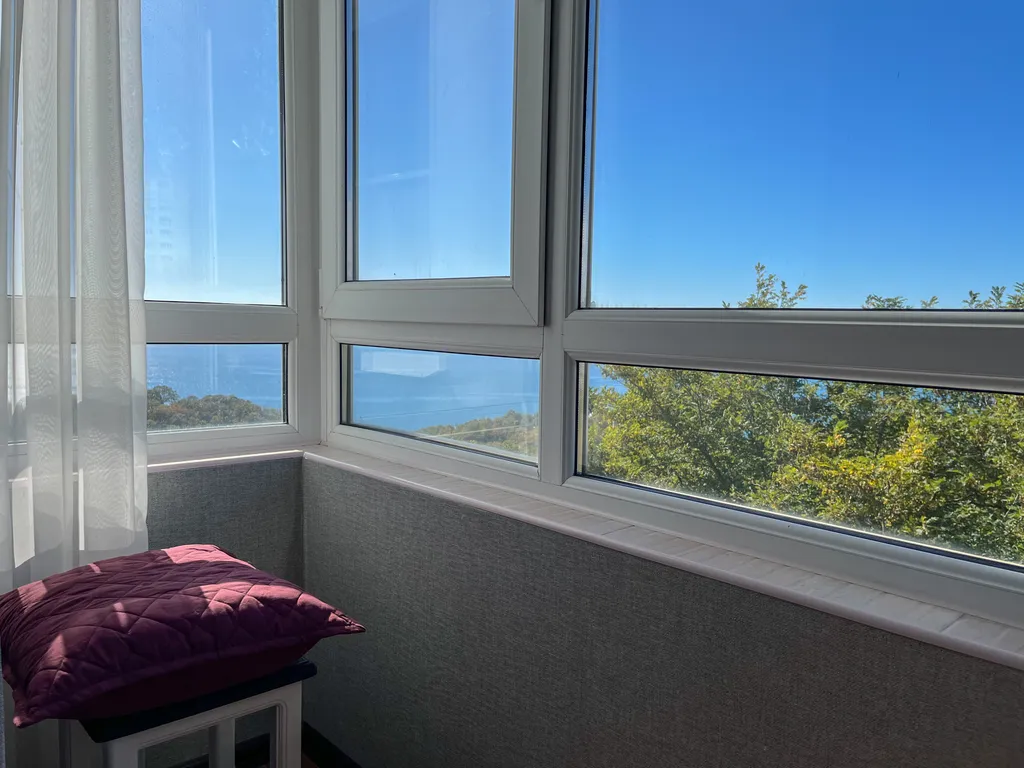 Яркая и солнечная квартира с видом на море