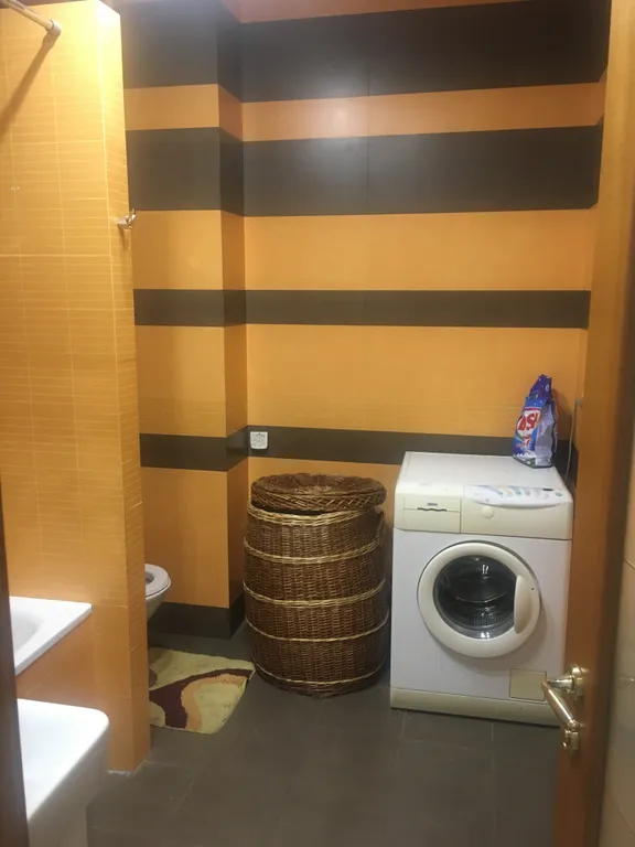 Эллинг на берегу моря