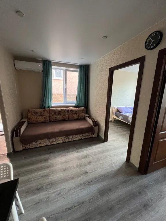 Квартира Уютная квартира с двумя спальнями находится в небольшом гостевом доме — Севастополь