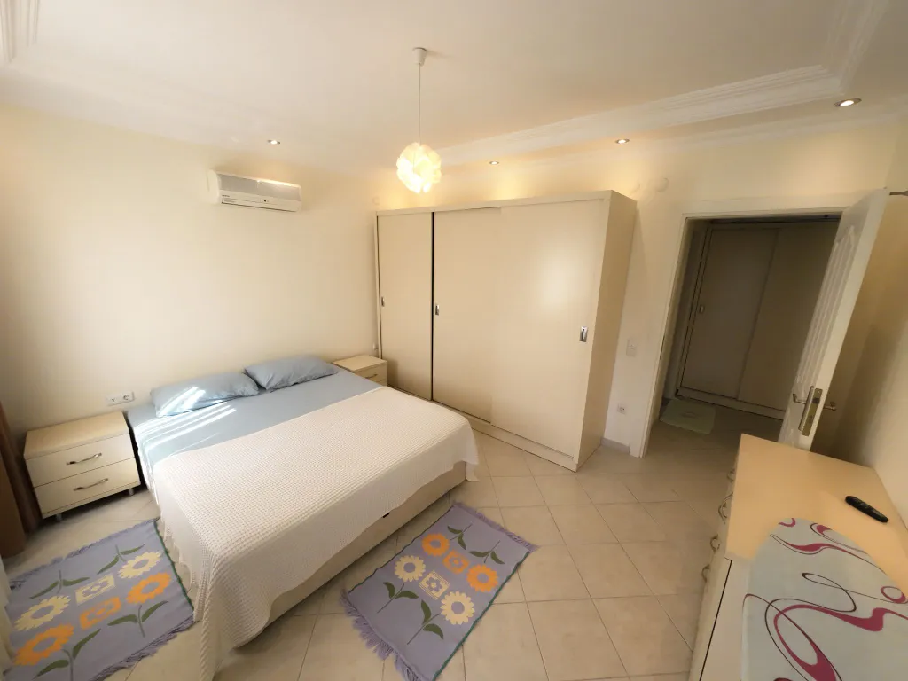 Апартаменты у моря всего в 200 метрах до пляжа с открытым бассейном