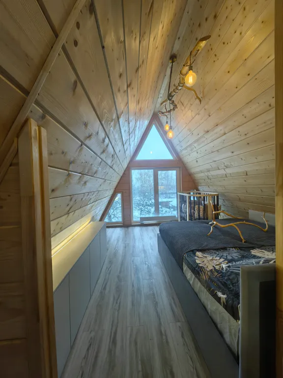 Дом с чаном и видом на реку в стиле A-Frame