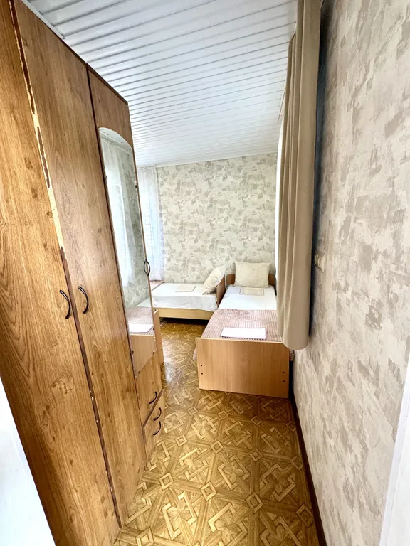 Квартира Квартира Стандартный 3 местный номер с 3 односпальными кроватями — Геленджик