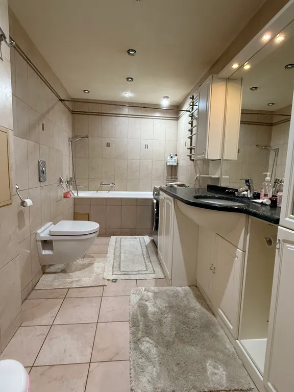 Шикарная просторная квартира с дизайнерским ремонтом