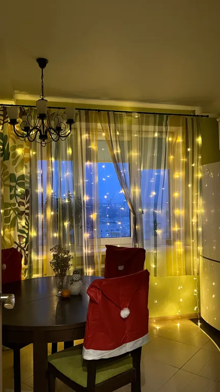 Видовая двухкомнатная квартира в зеленом районе города