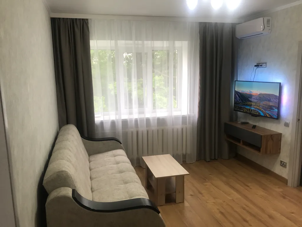 Уютная квартира в курортной части города с видом на лес — аренда посуточно в Железноводск