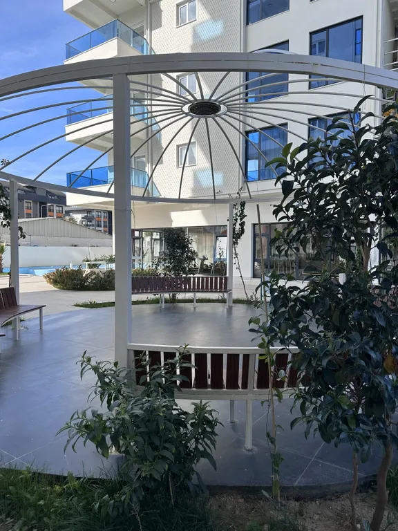 Светлая уютная квартира в Махмутларе с панорамным видом на море и горы