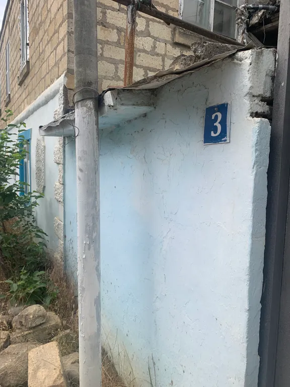 Деревенский дом, в восьми километрах от Каспийского моря