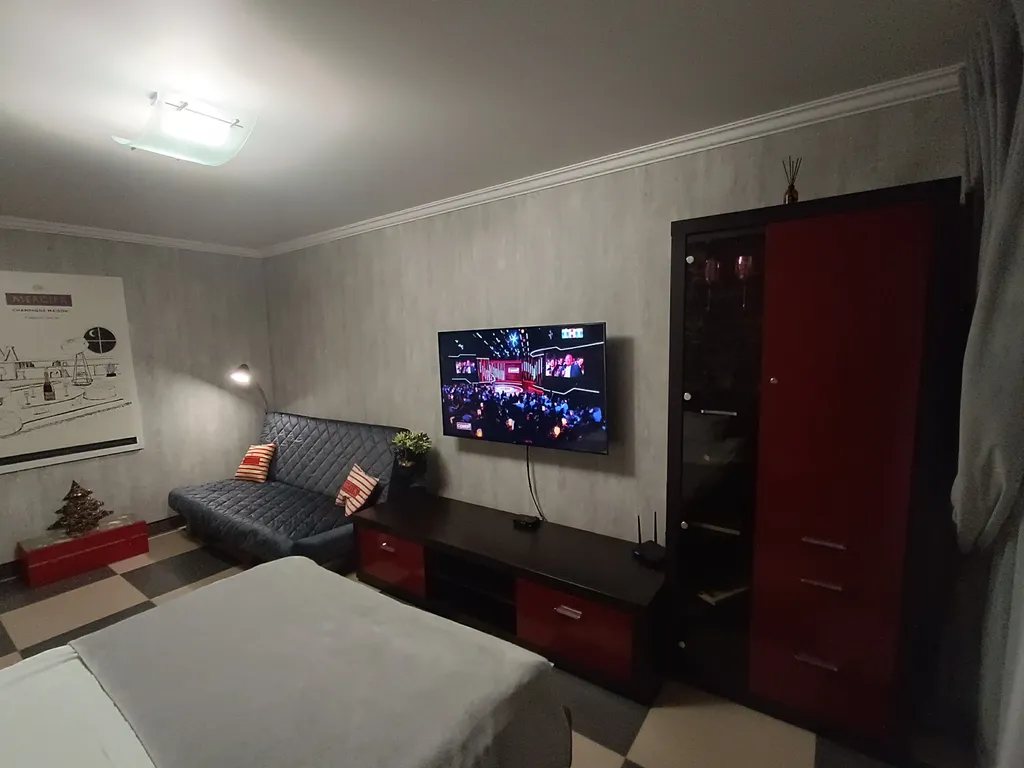 Уютная квартира максимально близко от мнтк и областной больницы