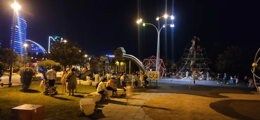 Апартамент в элитном комплексе у моря и парка с бассейном и спа-зоной