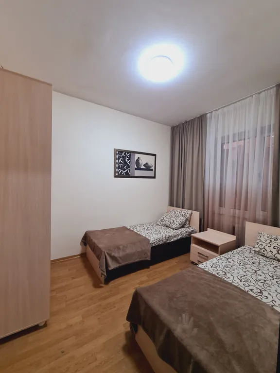 Двухместный стандарт с двуспальной и с двумя односпальными кроватями