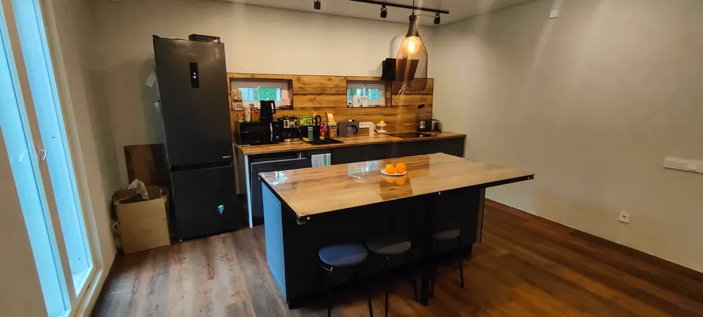 Дом для уединения в лесу и шумных вечеринок