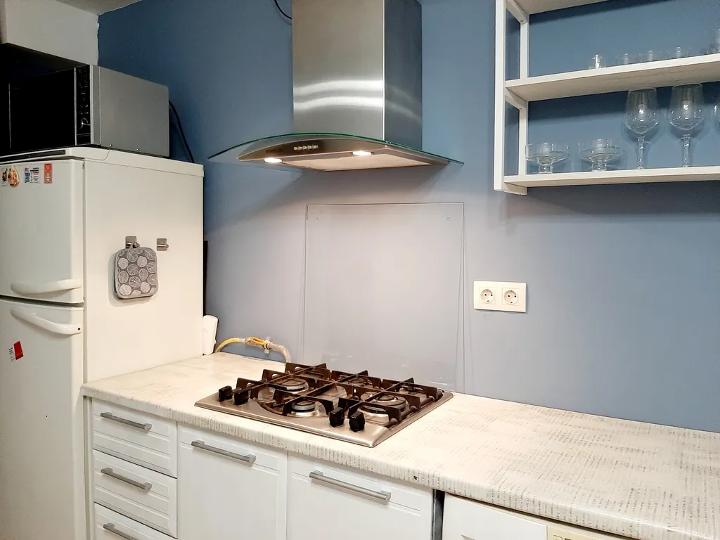 10 минут до центра, просторная квартира с индивидуальным отоплением