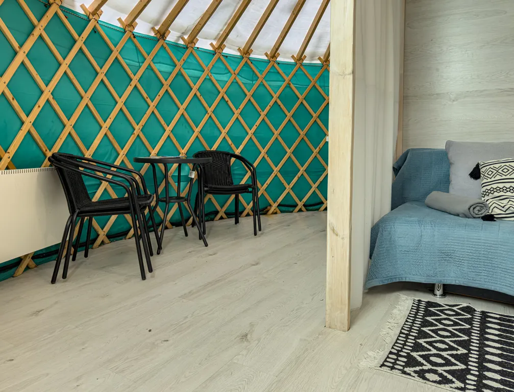 Современная юрта с баней и купелью