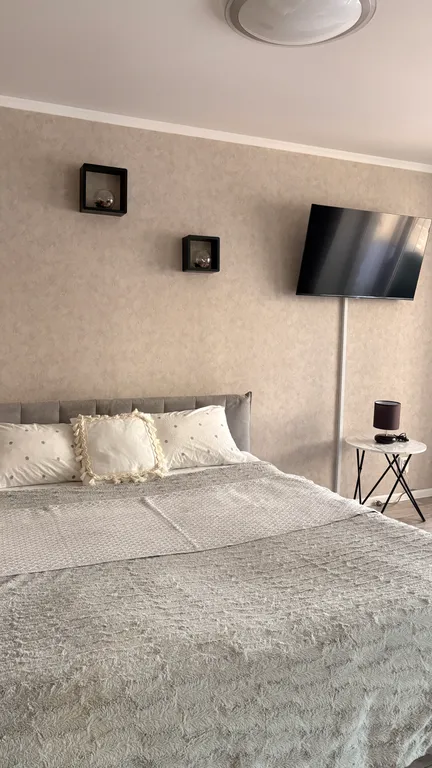 Видовая квартира с панорамным остеклением в центре