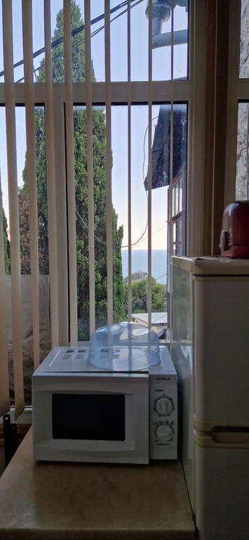 Комната с балконом в старинном доме