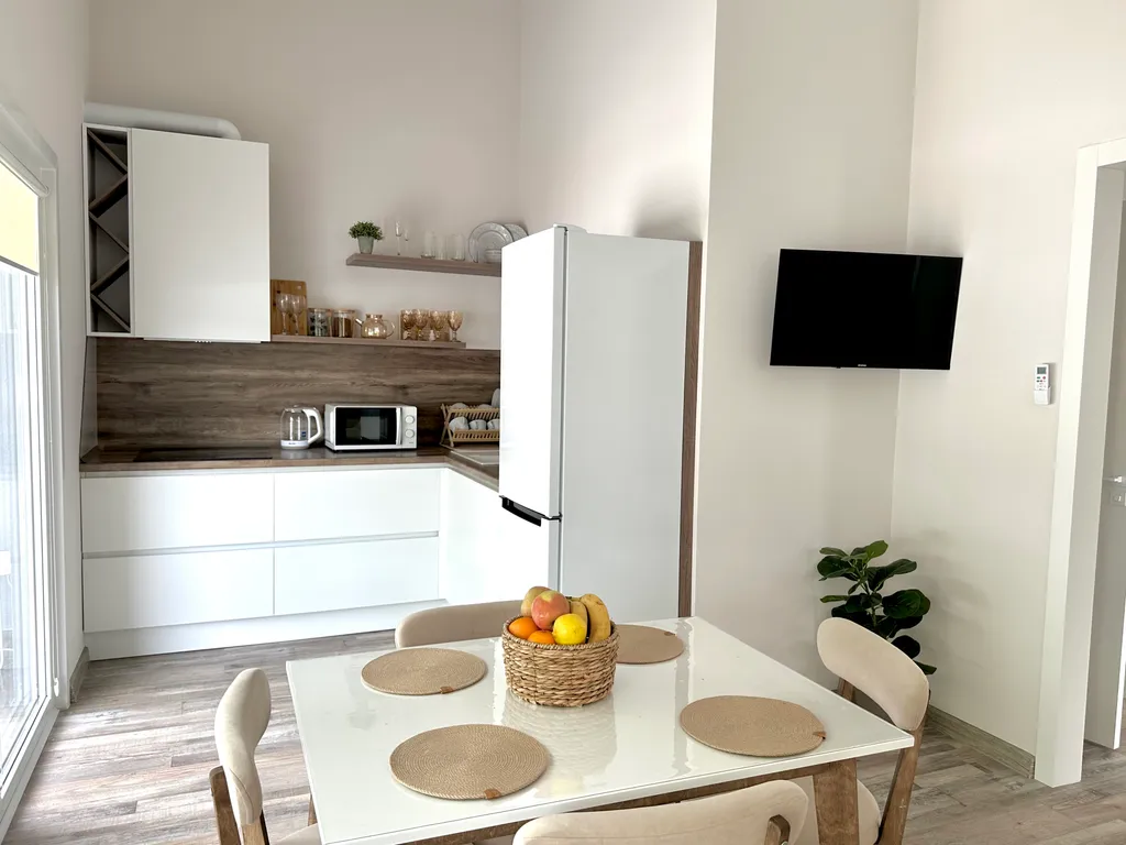 Коттедж Дом с подогреваемой купелью, уютным двориком и выходом в лес — Борисовка