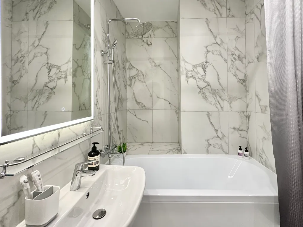 Светлая 1-комнатная квартира с дизайнерским ремонтом