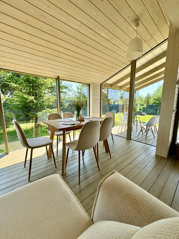 Дом под соснами