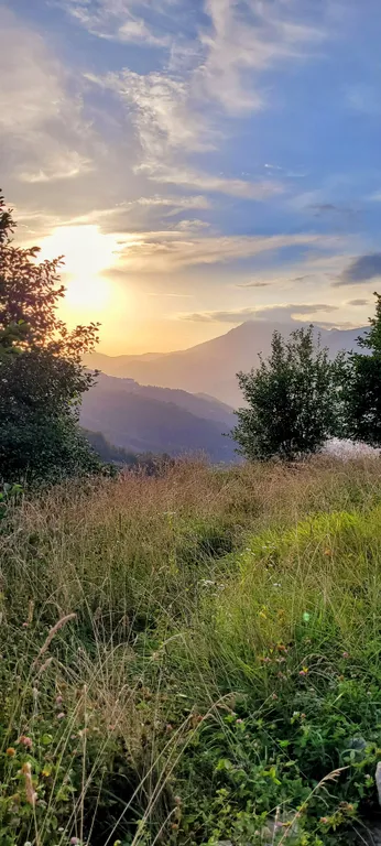 Дизайнерские апартаменты с видом на горы