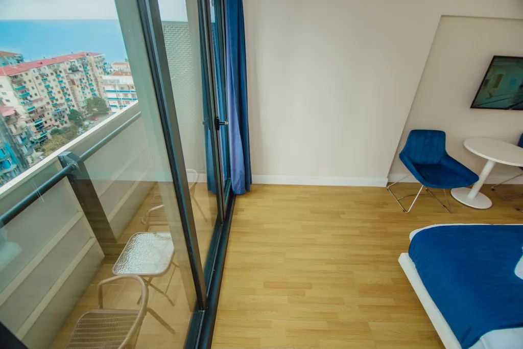 Студия с видом на море