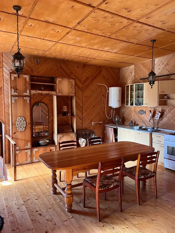 Уютный дом с камином