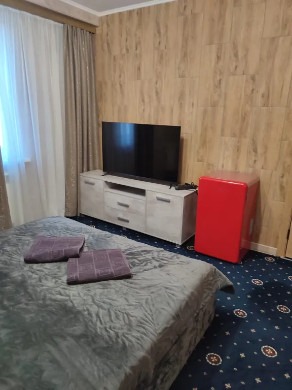 Коттедж на берегу в городе, сауна с бассейном