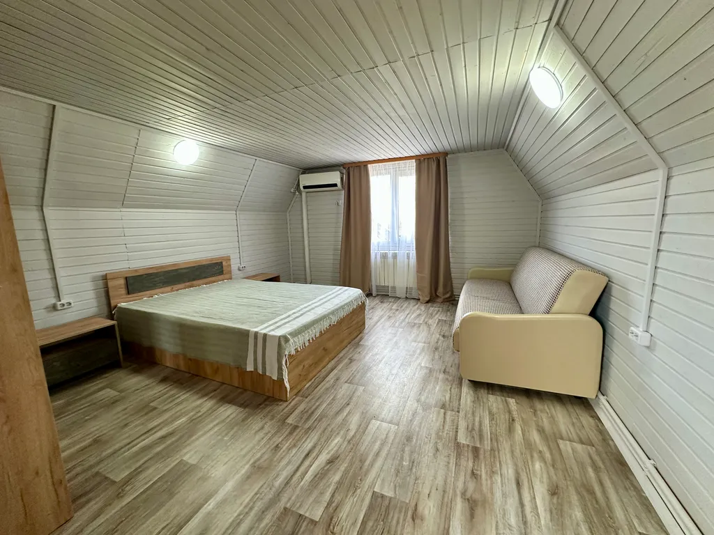 Частный дом на семью