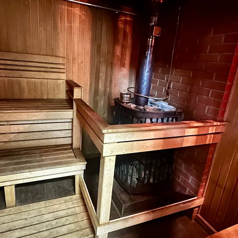 Усадьба Силичи с видом на гору