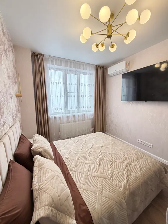 Новая однокомнатная современная квартира с видимо на город и реку