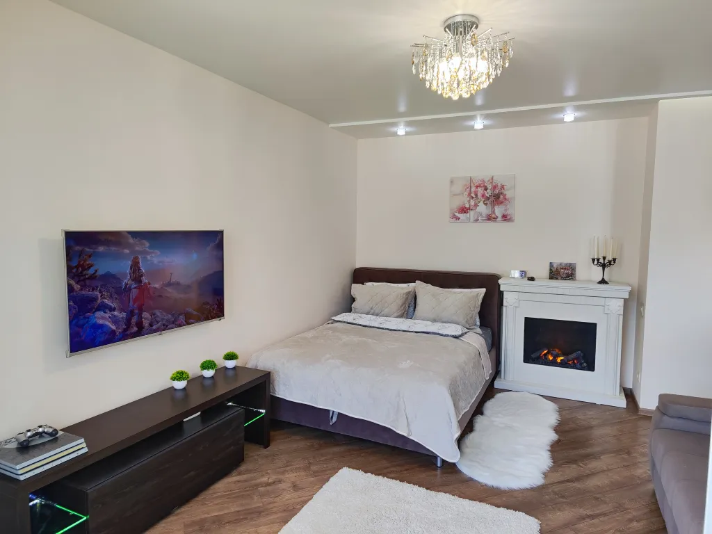 Квартира с камином у леса