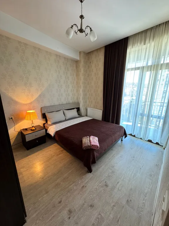 Трехкомнатная квартира у пл. Саакадзе