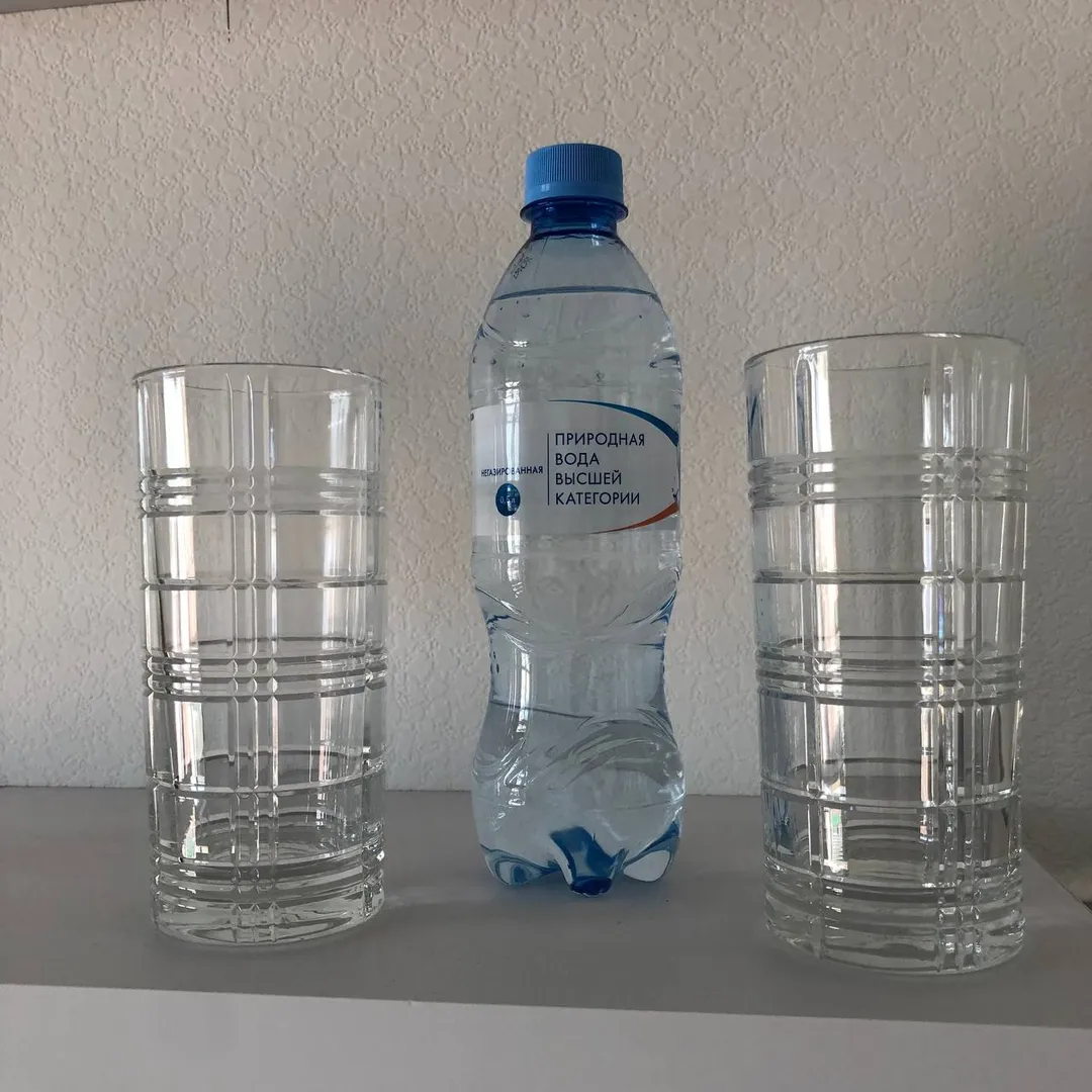 Всем гостям при заезде предоставляется бутылка воды.