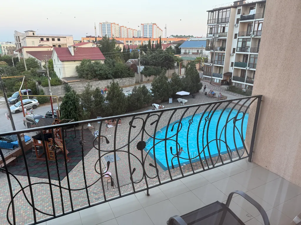 Квартира Апартаменты с бассейном на берегу моря — Севастополь