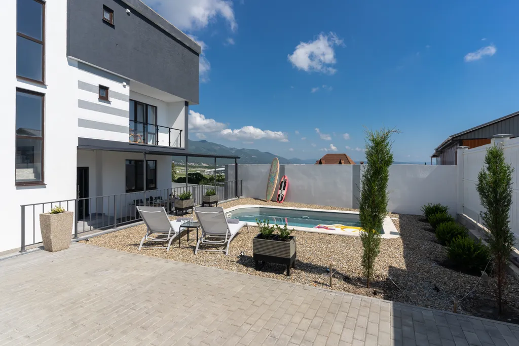 5-комнатный Дом