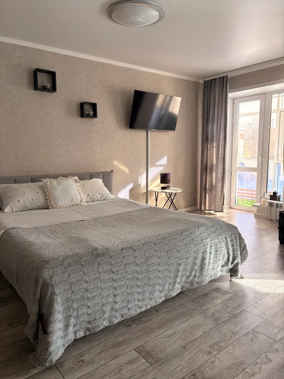 Видовая квартира с панорамным остеклением в центре — аренда посуточно в Альметьевск