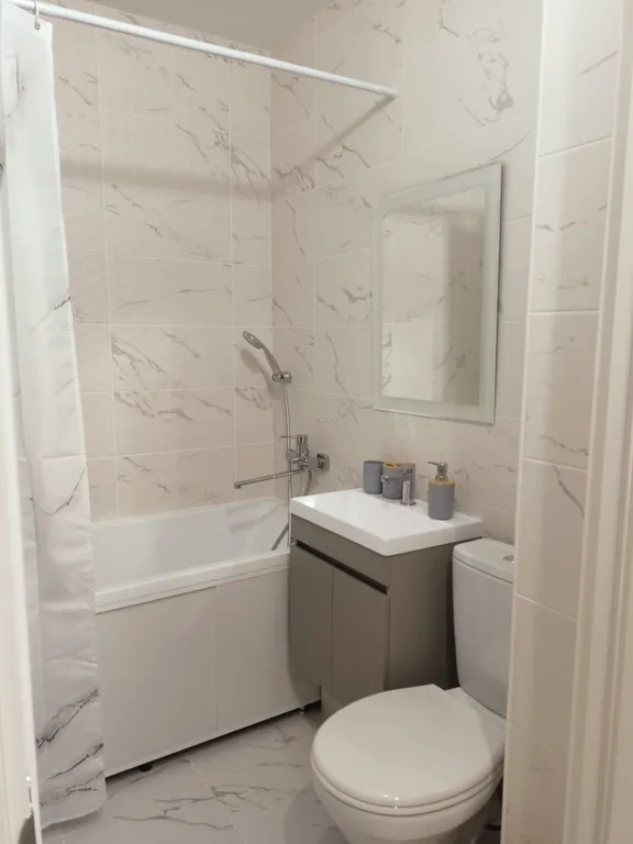 Современная квартира с большой кухней-гостиной