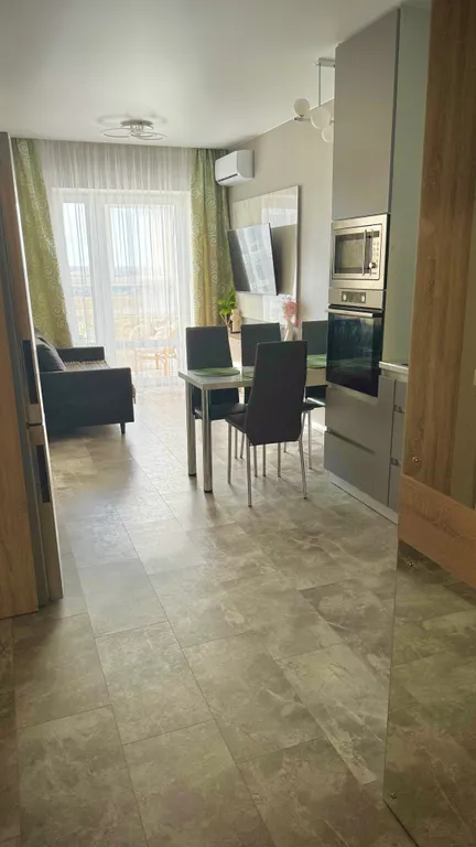 Уютная видовая современная квартира