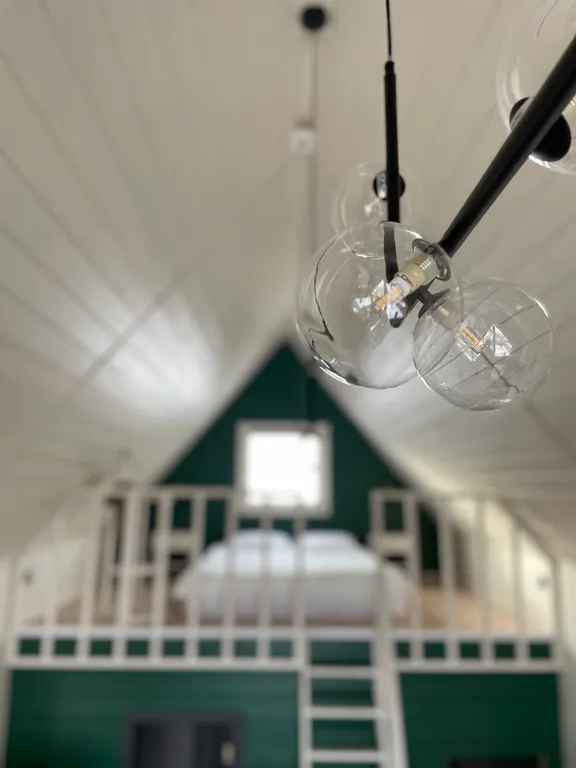 Новый современный дом с сауной в стиле барн хаус