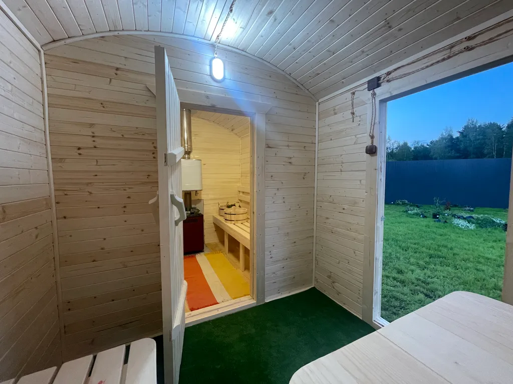 Домик со своим прудом и баней