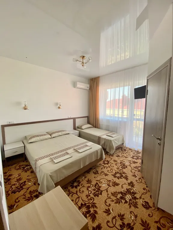 Квартира Трёхместная комната Делюкс — аренда посуточно в Анапа