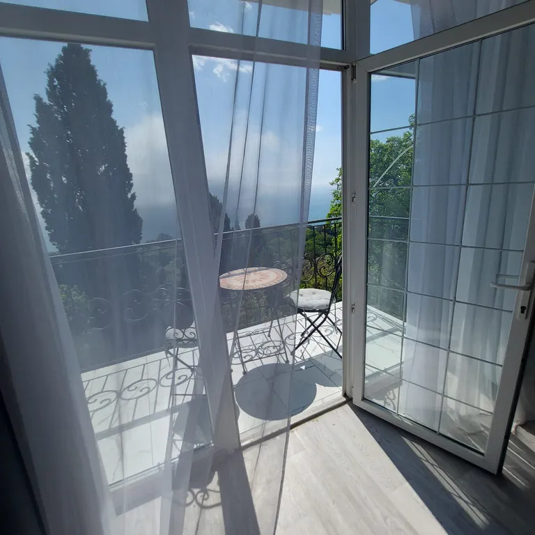 Квартира Студия с видом на море — аренда посуточно в Алупка