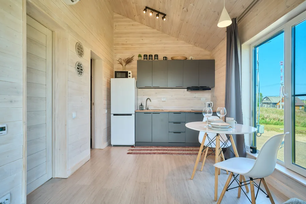 Дом с видом на пруд