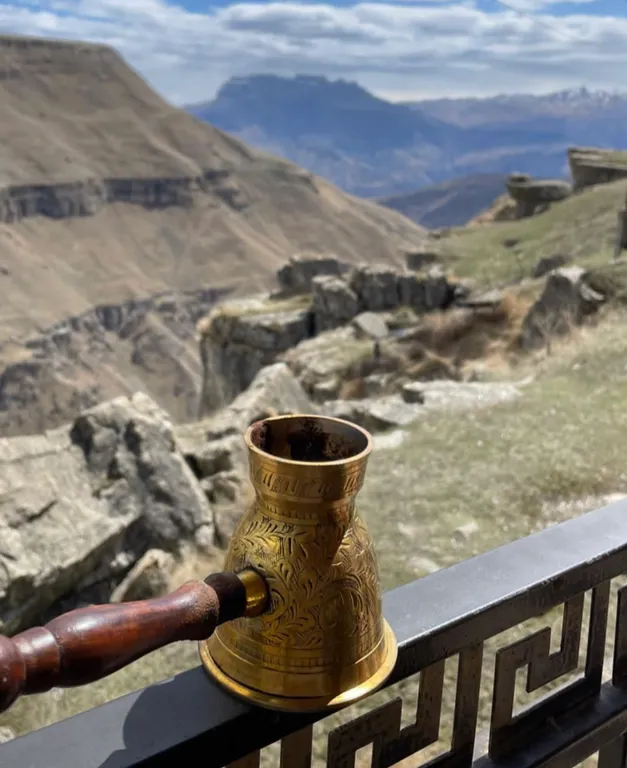 Дом с видом на водопад