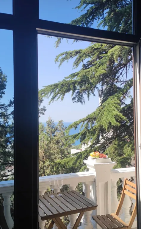 Двухуровневые апартаменты с видом на море и Ай Петри