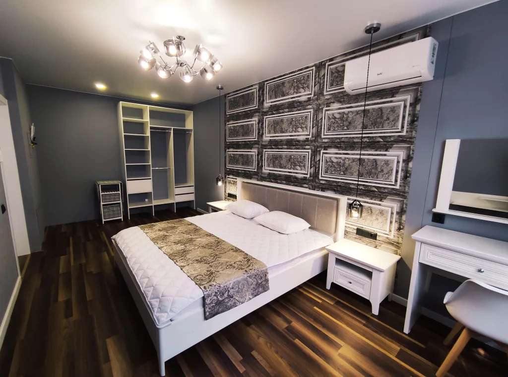 Коттедж в миндальной роще с бассейном