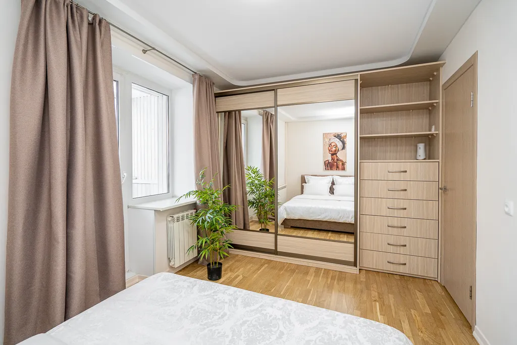 Апартаменты Ladgorna четырехкомнатные возле ТЦ Галерея