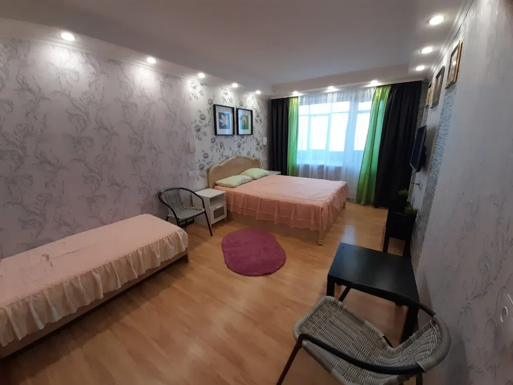 Квартира с балконом и видом на город