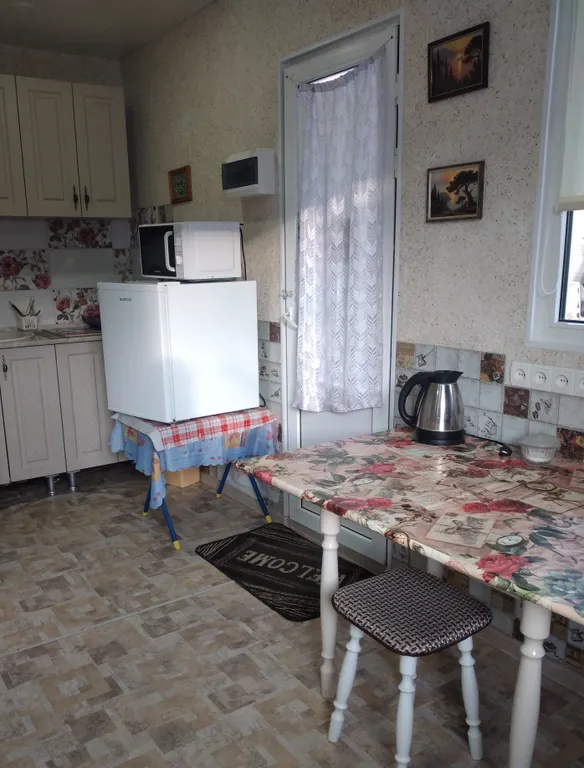 Небольшой домик в саду у моря Диамант